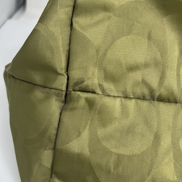 Coach 77322 Sage Green Getaway Signature Nylon Travel Shoulder Zip Tote Bag - Picture 8 of 13